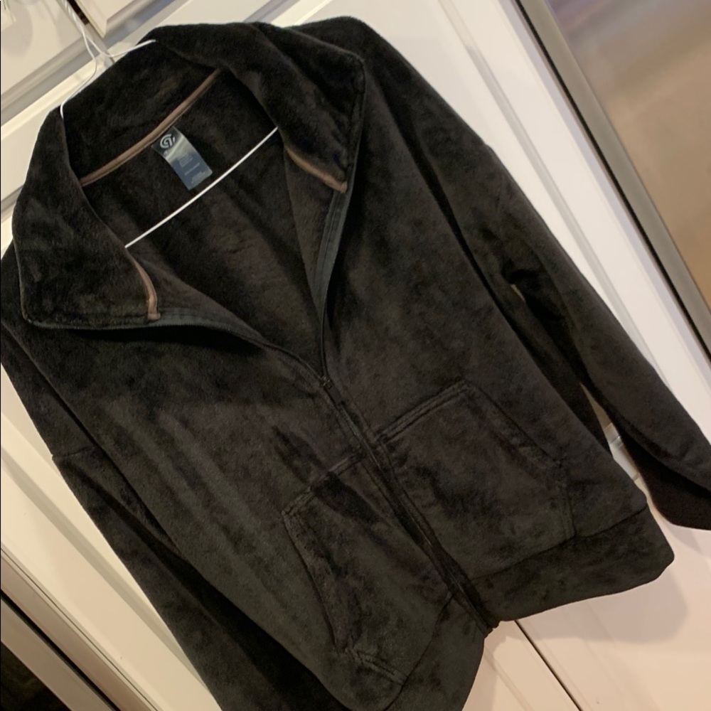 Champion Women's black Jacket. Super soft. Front pockets and zipper. Size XL